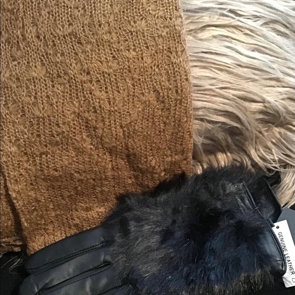New scarf never worn - Picture 7 of 15
